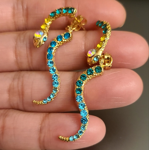 Punk Antique Crystals Snake Earings - Picture 9 of 9